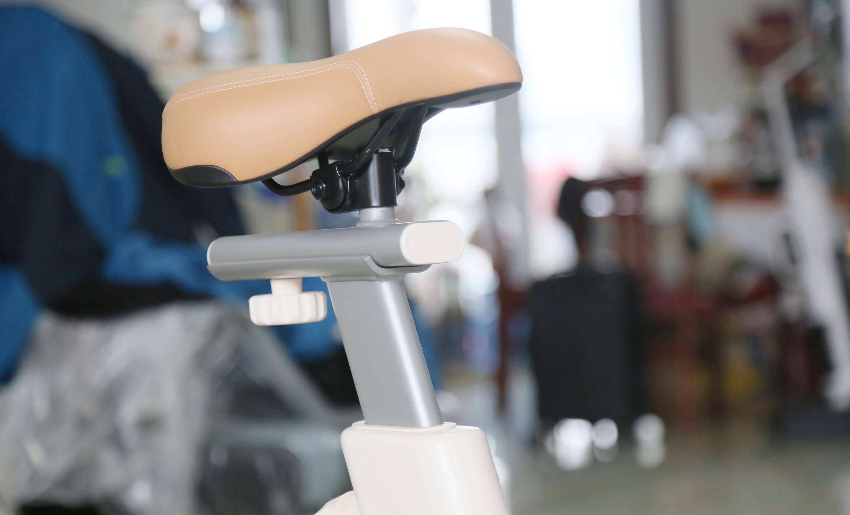 科动健康骑行FED智能动感单车居家健身新机(图2)